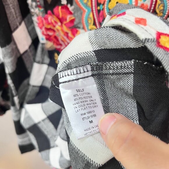 Savanna Jane M Women's Black & White Plaid Embroidered Floral Boho Top - Picture 7 of 7